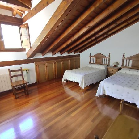 La Huertona Vila Pesaguero-La Parte Exterior foto